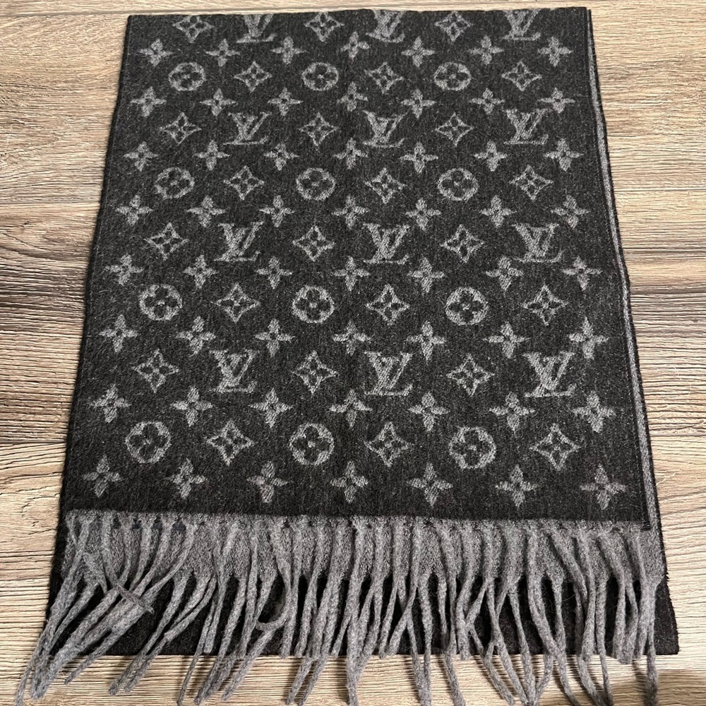 Louis Vuitton Gray‎ Black Monogram Printed Cashmere Scarf